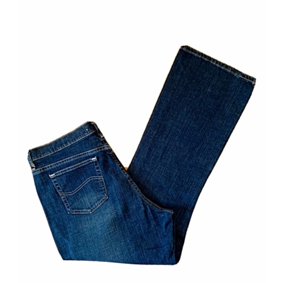 Lee Relaxed Bootcut Jeans Women’s Size 16 Medium Blue Denim - Picture 3 of 6